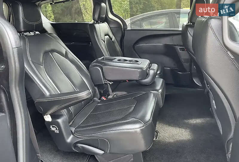 Минивэн Chrysler Pacifica 2019 в Киеве