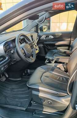 Минивэн Chrysler Pacifica 2019 в 