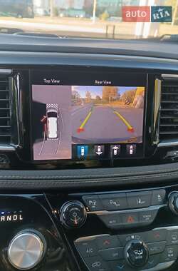 Минивэн Chrysler Pacifica 2019 в 