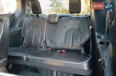 Минивэн Chrysler Pacifica 2019 в 