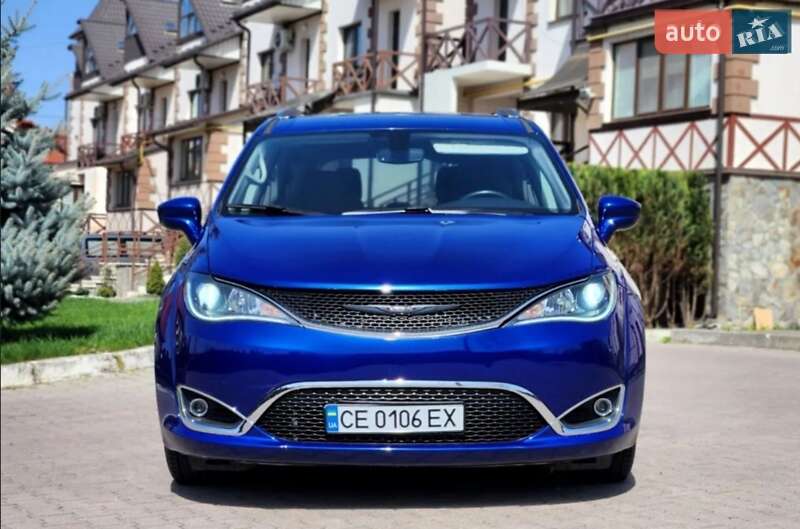 Минивэн Chrysler Pacifica 2020 в Киеве