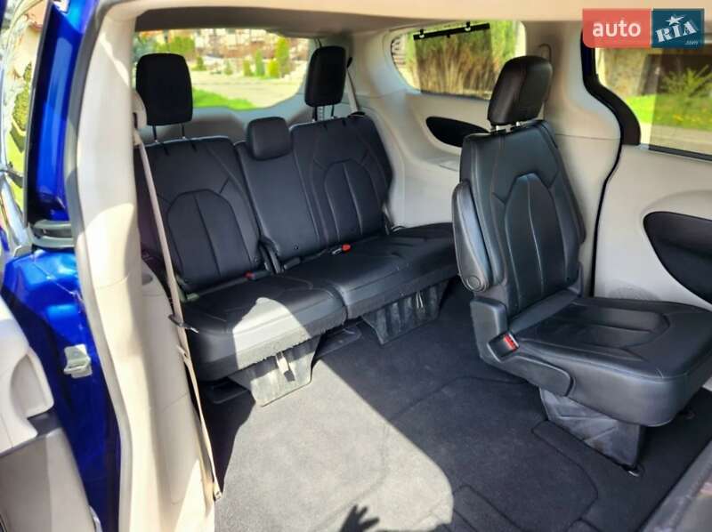 Минивэн Chrysler Pacifica 2020 в Киеве
