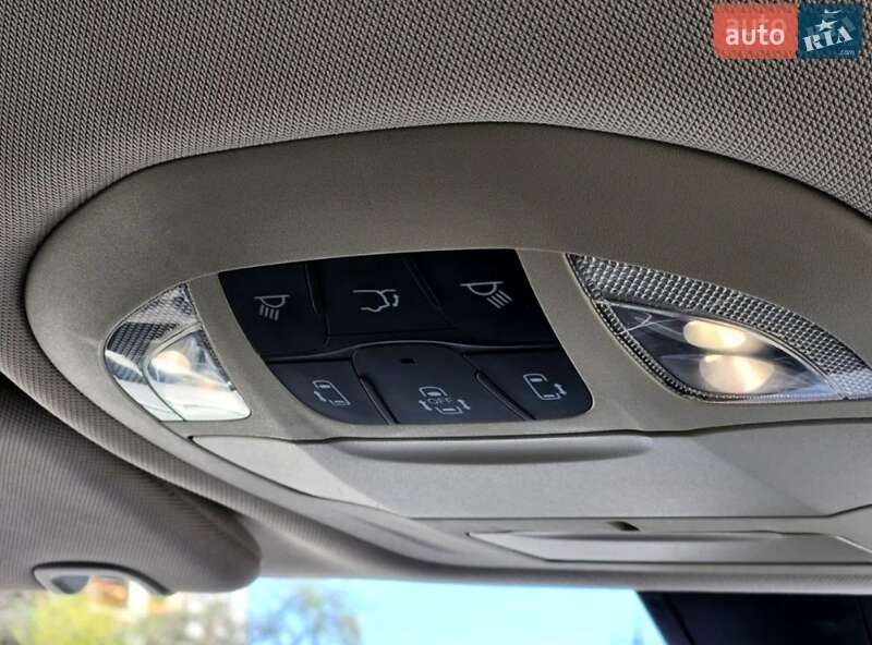 Минивэн Chrysler Pacifica 2020 в Киеве