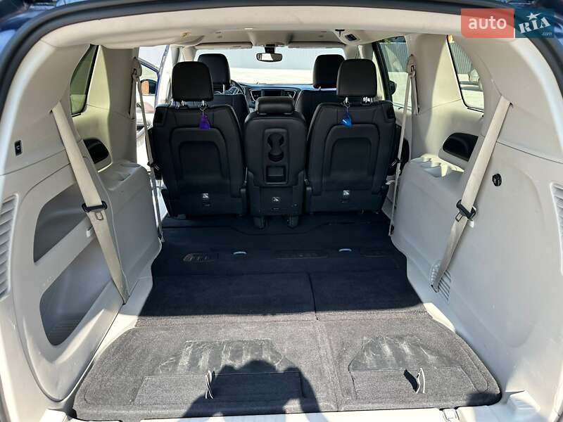 Универсал Chrysler Pacifica 2018 в Нововолынске
