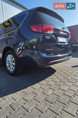 Универсал Chrysler Pacifica 2018 в 