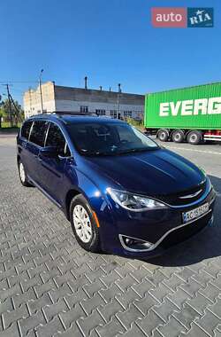 Универсал Chrysler Pacifica 2018 в 
