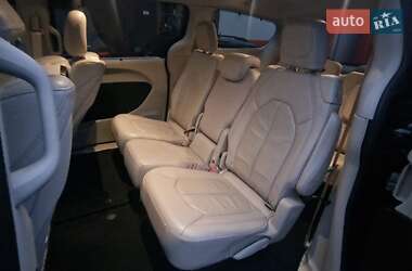 Минивэн Chrysler Pacifica 2016 в Киеве