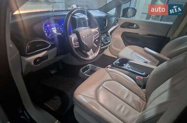 Минивэн Chrysler Pacifica 2016 в Киеве