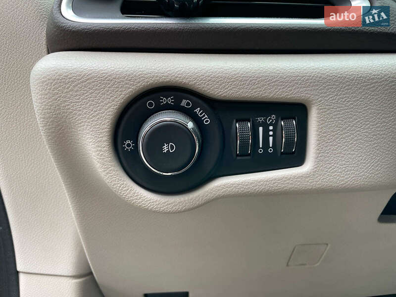 Минивэн Chrysler Pacifica 2017 в Киеве