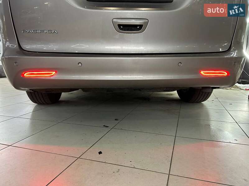 Минивэн Chrysler Pacifica 2017 в Киеве фото 35 Минивэн Chrysler Pacifica 2017 в Киеве