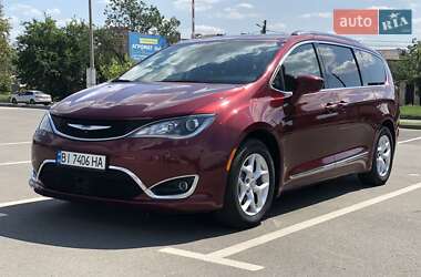 Универсал Chrysler Pacifica 2017 в Киеве
