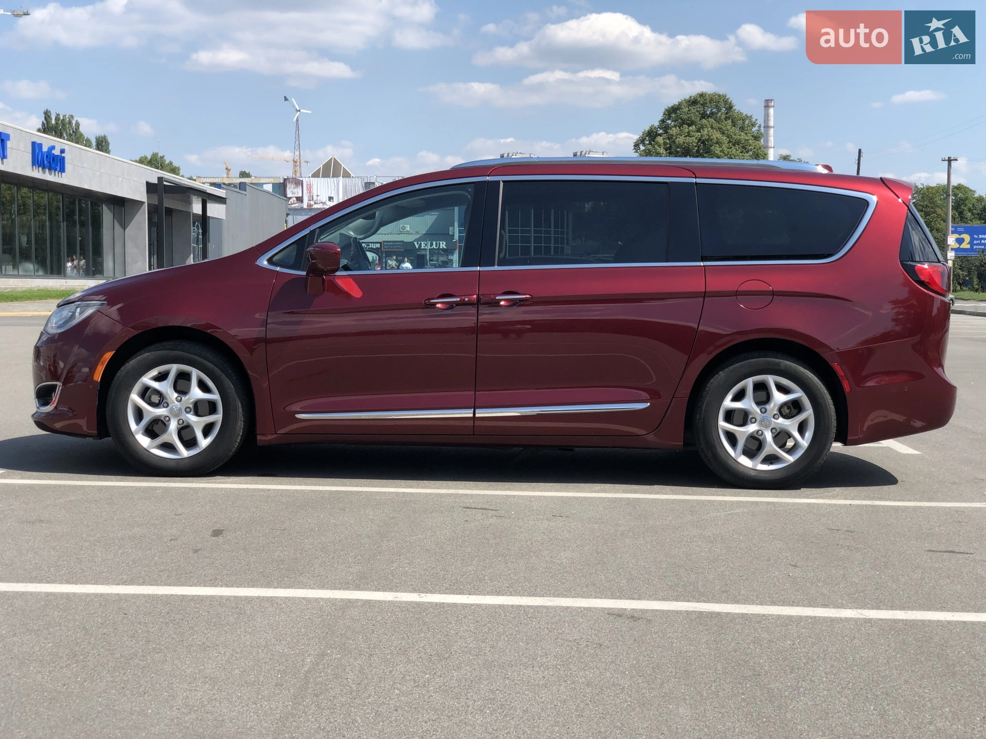 2017 Chrysler Pacifica - мініатюра 2