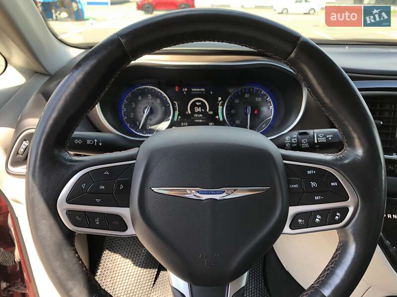 Универсал Chrysler Pacifica 2017 в Киеве