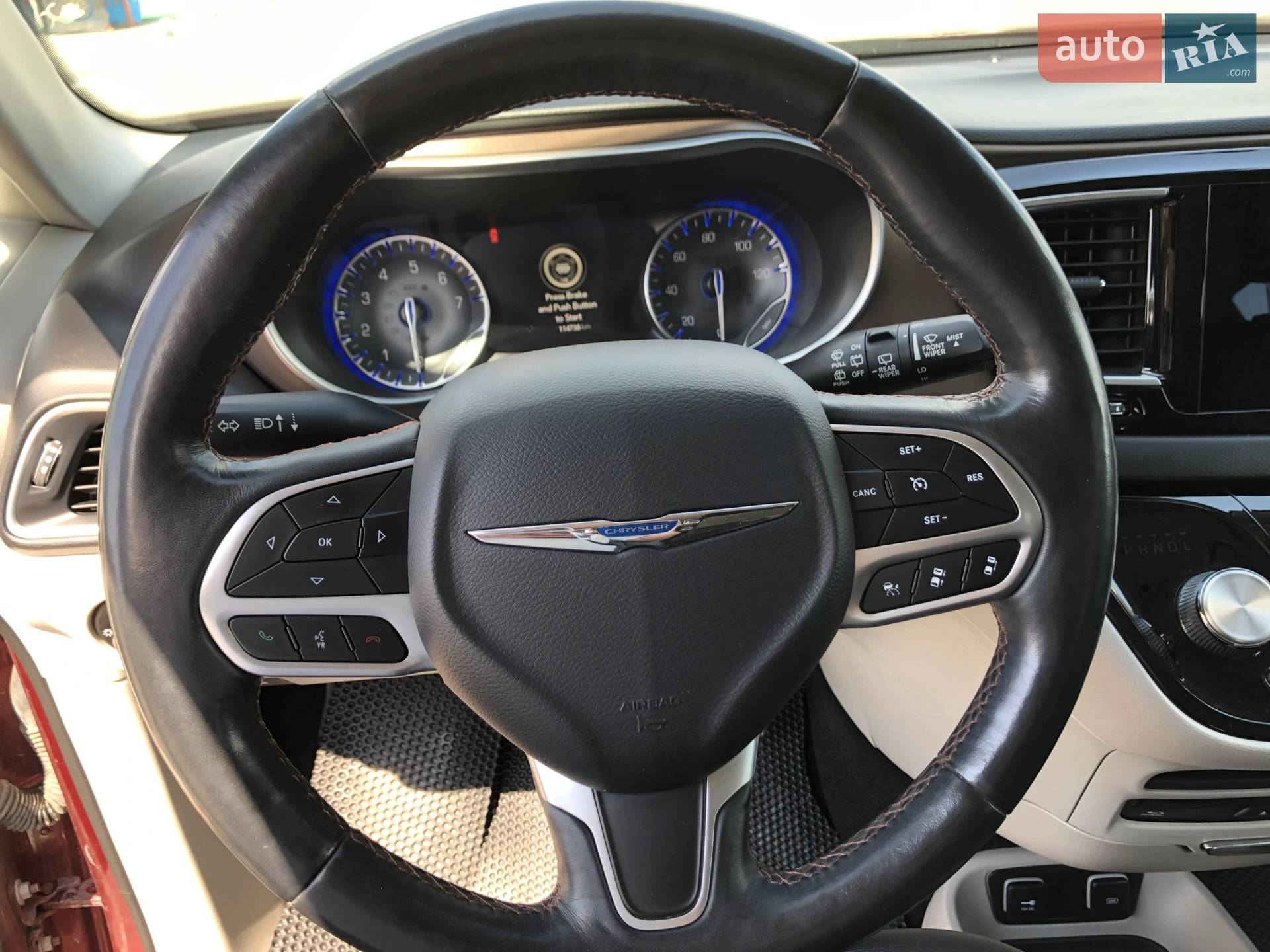 2017 Chrysler Pacifica - мініатюра 12