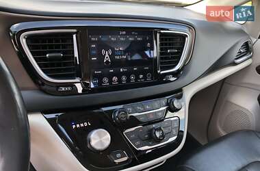 Универсал Chrysler Pacifica 2017 в 