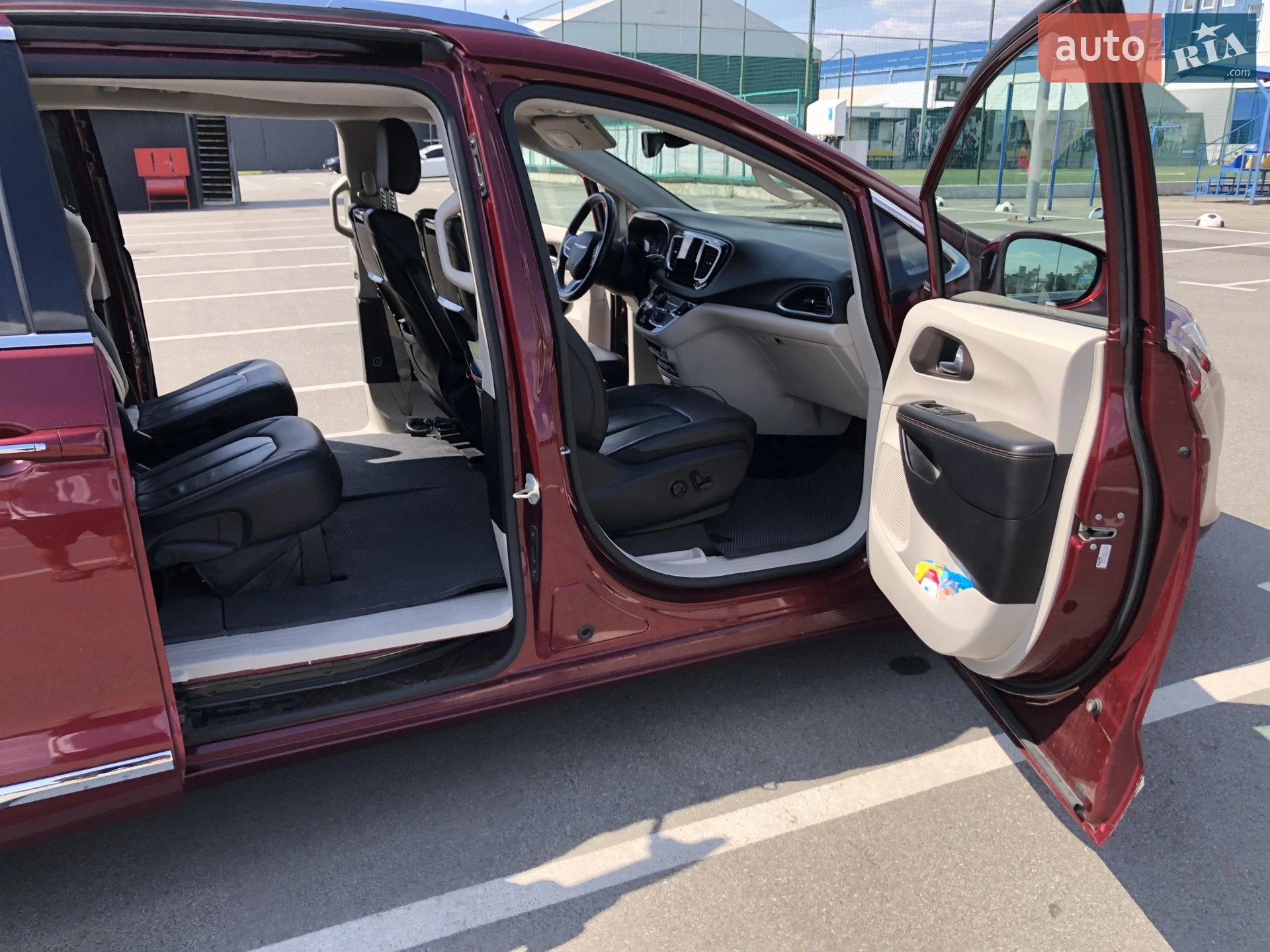 2017 Chrysler Pacifica - мініатюра 17