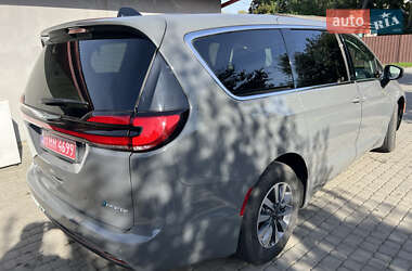 Минивэн Chrysler Pacifica 2023 в 