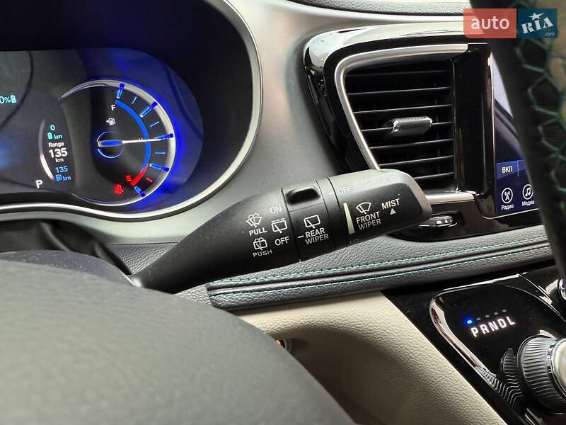 Минивэн Chrysler Pacifica 2017 в Киеве