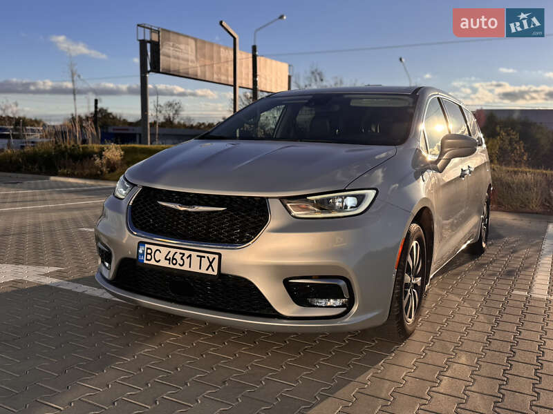 Мінівен Chrysler Pacifica 2022 в Львові