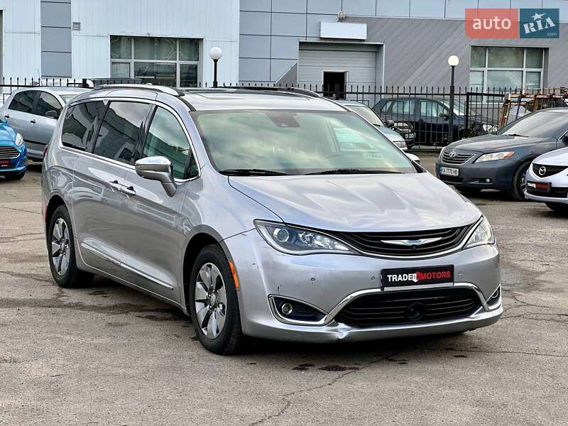 Мінівен Chrysler Pacifica 2017 в Києві фото 2 Мінівен Chrysler Pacifica 2017 в Києві