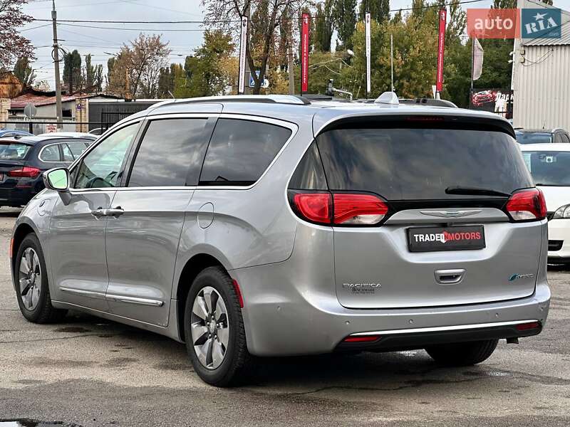 Мінівен Chrysler Pacifica 2017 в Києві фото 8 Мінівен Chrysler Pacifica 2017 в Києві