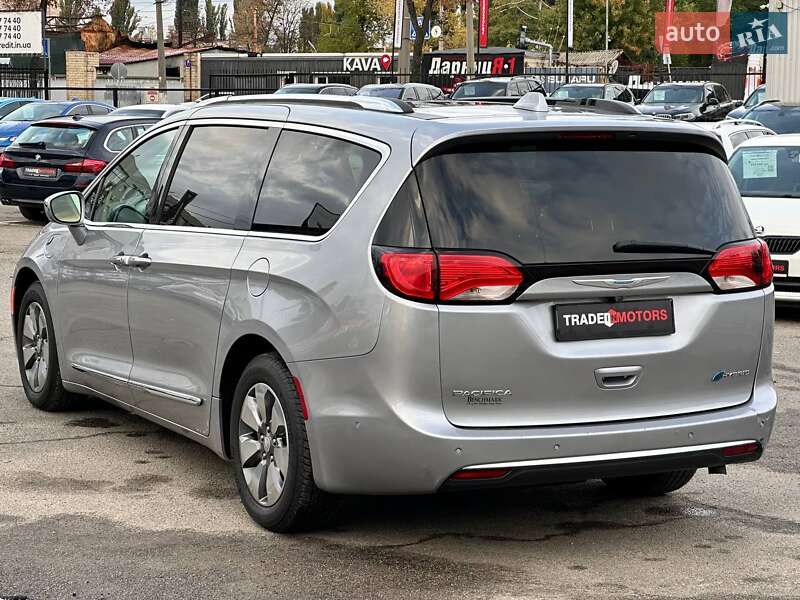 Мінівен Chrysler Pacifica 2017 в Києві фото 9 Мінівен Chrysler Pacifica 2017 в Києві