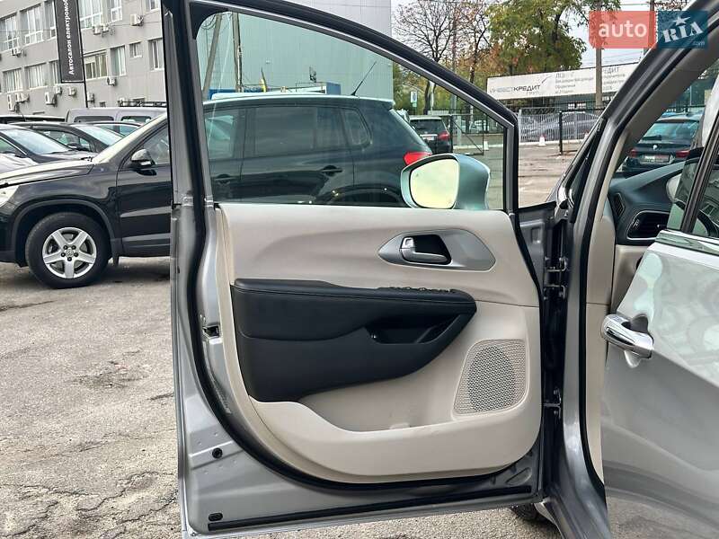 Мінівен Chrysler Pacifica 2017 в Києві фото 18 Мінівен Chrysler Pacifica 2017 в Києві