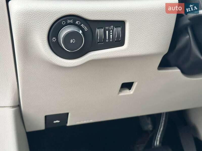 Мінівен Chrysler Pacifica 2017 в Києві фото 50 Мінівен Chrysler Pacifica 2017 в Києві