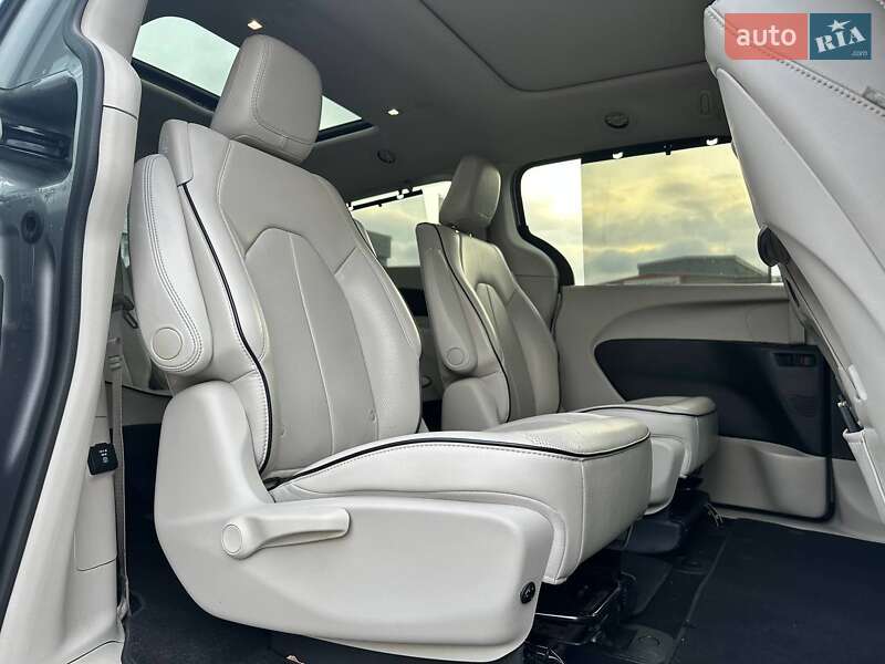 Мінівен Chrysler Pacifica 2017 в Києві фото 45 Мінівен Chrysler Pacifica 2017 в Києві
