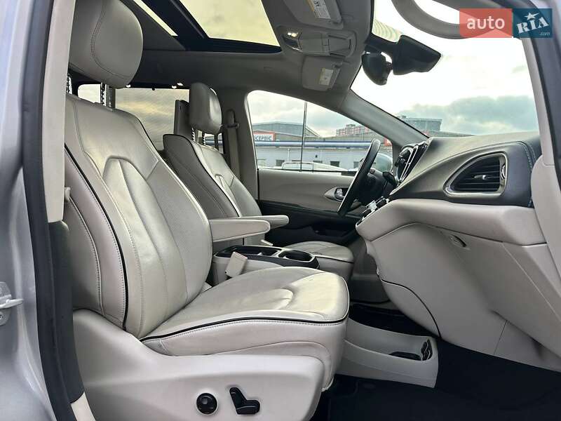 Мінівен Chrysler Pacifica 2017 в Києві фото 47 Мінівен Chrysler Pacifica 2017 в Києві