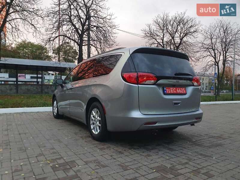 Мінівен Chrysler Pacifica 2020 в Києві