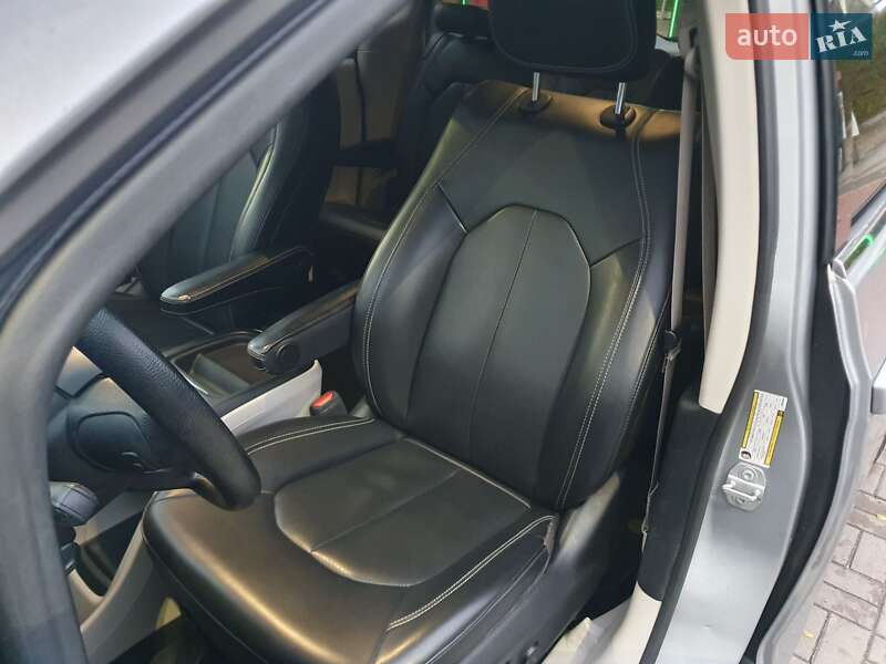 Мінівен Chrysler Pacifica 2020 в Києві