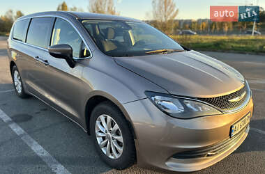 Минивэн Chrysler Pacifica 2017 в Киеве