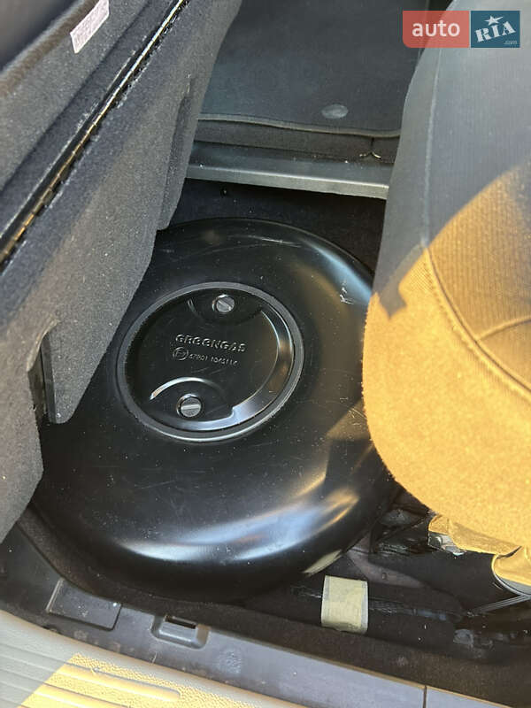 Минивэн Chrysler Pacifica 2017 в Киеве фото 17 Минивэн Chrysler Pacifica 2017 в Киеве