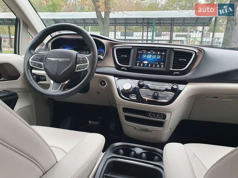 Мінівен Chrysler Pacifica 2021 в Києві фото 32 Мінівен Chrysler Pacifica 2021 в Києві