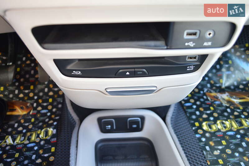 Мінівен Chrysler Pacifica 2019 в Одесі