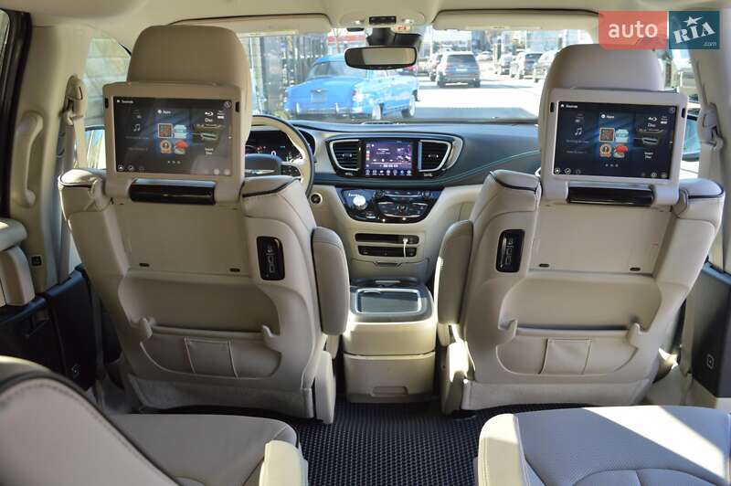 Мінівен Chrysler Pacifica 2019 в Одесі