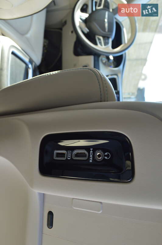 Мінівен Chrysler Pacifica 2019 в Одесі