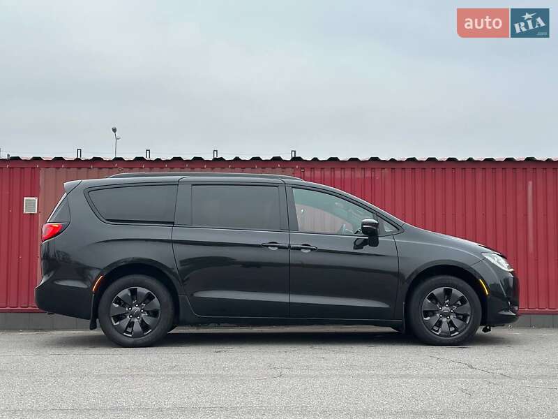 Минивэн Chrysler Pacifica 2019 в Киеве фото 4 Минивэн Chrysler Pacifica 2019 в Киеве