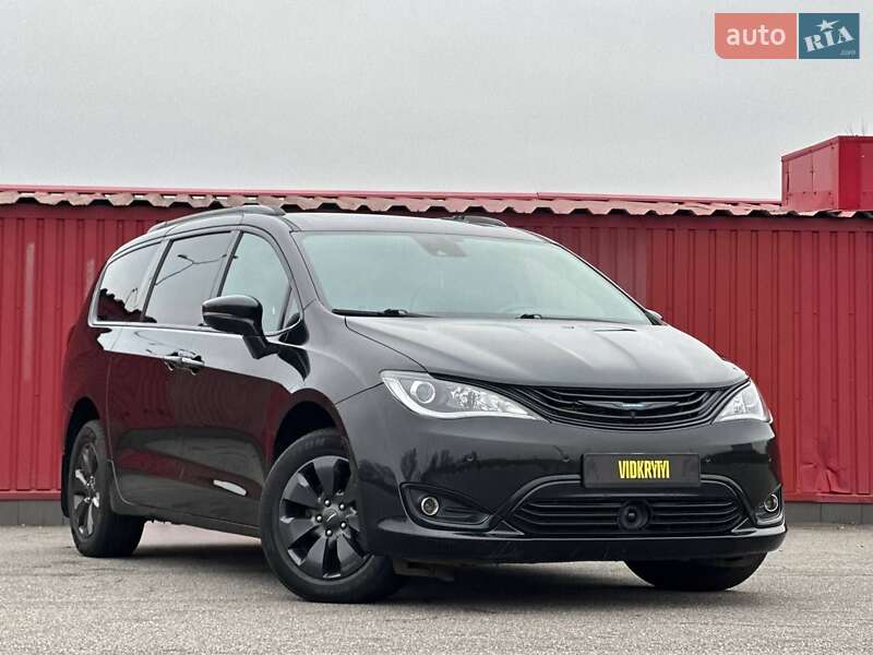 Минивэн Chrysler Pacifica 2019 в Киеве фото 9 Минивэн Chrysler Pacifica 2019 в Киеве