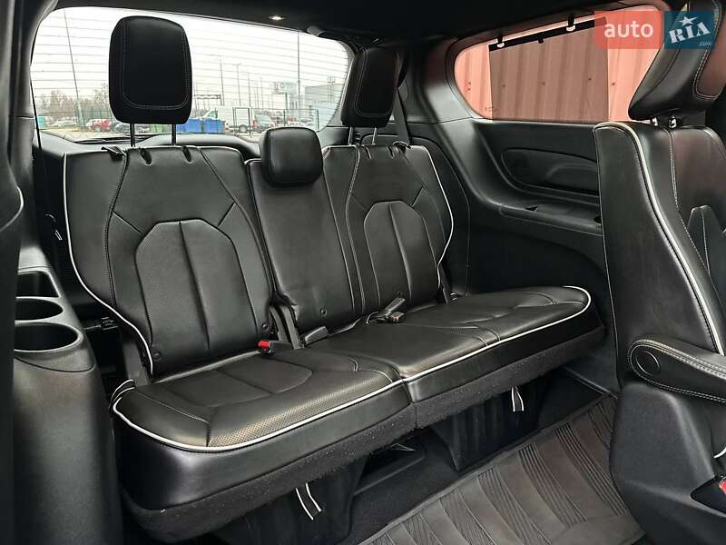 Минивэн Chrysler Pacifica 2019 в Киеве фото 23 Минивэн Chrysler Pacifica 2019 в Киеве