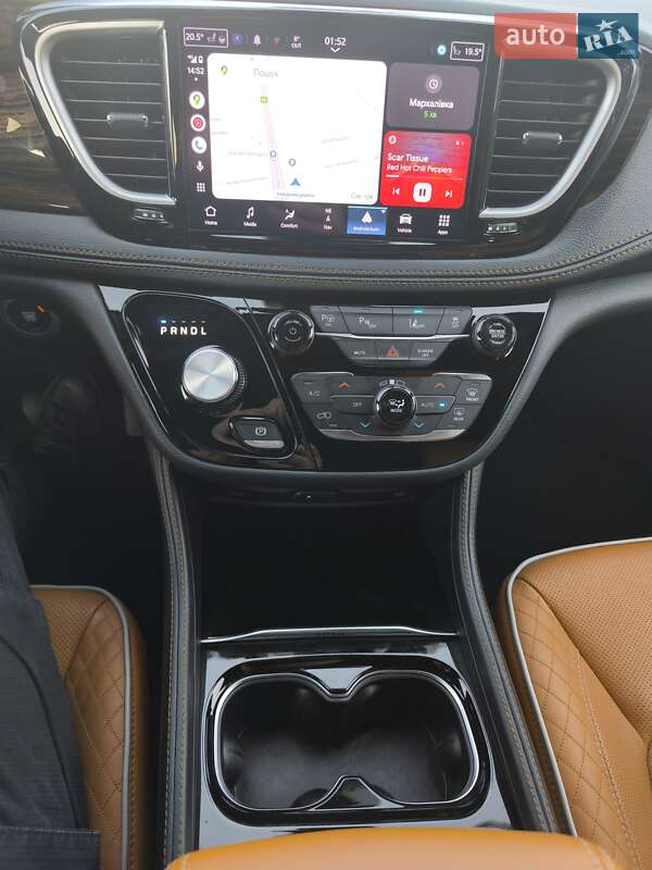 Минивэн Chrysler Pacifica 2023 в Киеве