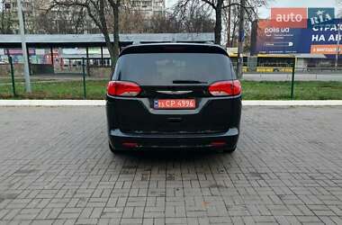 Минивэн Chrysler Pacifica 2020 в Киеве