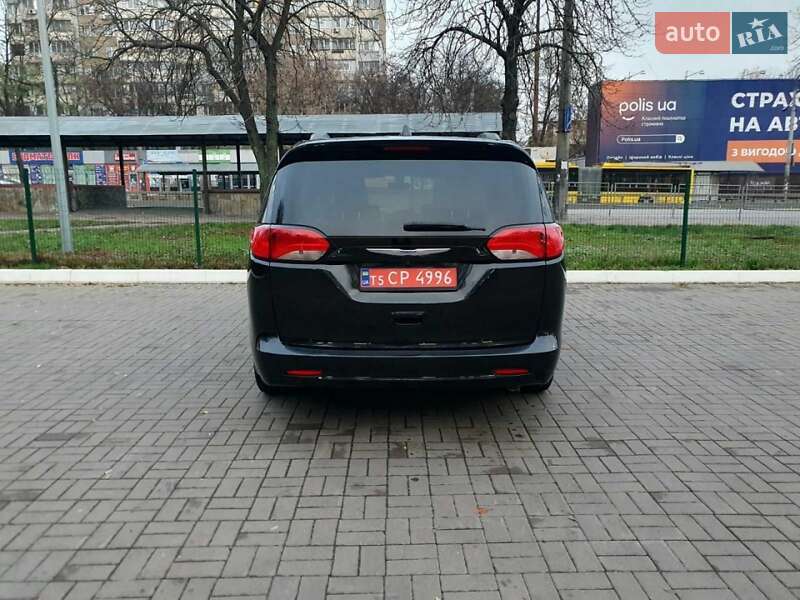 Мінівен Chrysler Pacifica 2020 в Києві