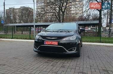 Минивэн Chrysler Pacifica 2020 в Киеве