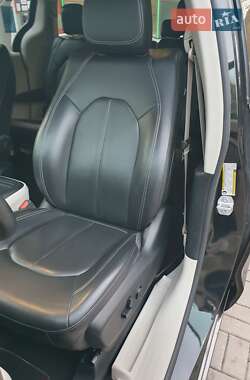 Минивэн Chrysler Pacifica 2020 в Киеве
