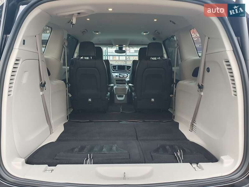 Мінівен Chrysler Pacifica 2020 в Києві