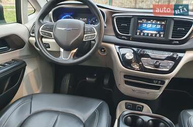 Минивэн Chrysler Pacifica 2020 в Киеве