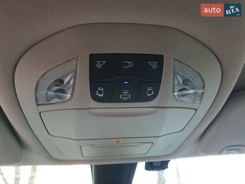 Мінівен Chrysler Pacifica 2020 в Києві