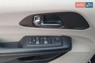 Минивэн Chrysler Pacifica 2020 в Киеве